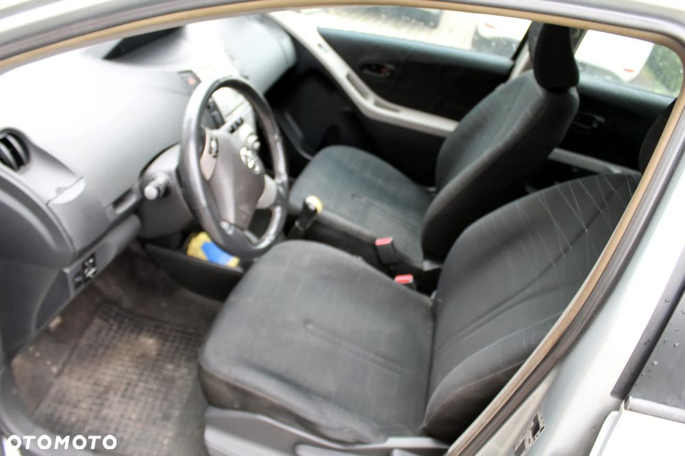 Toyota Yaris 1.0 Luna A/C - 9