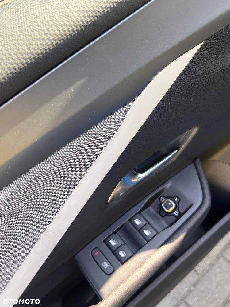 Opel Astra 1.2 T Edition S&S - 10