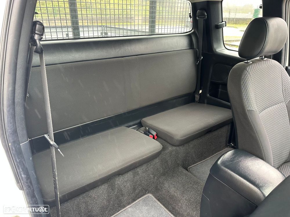 Toyota Hilux 2.5 D-4D 4WD CE CM AC - 19