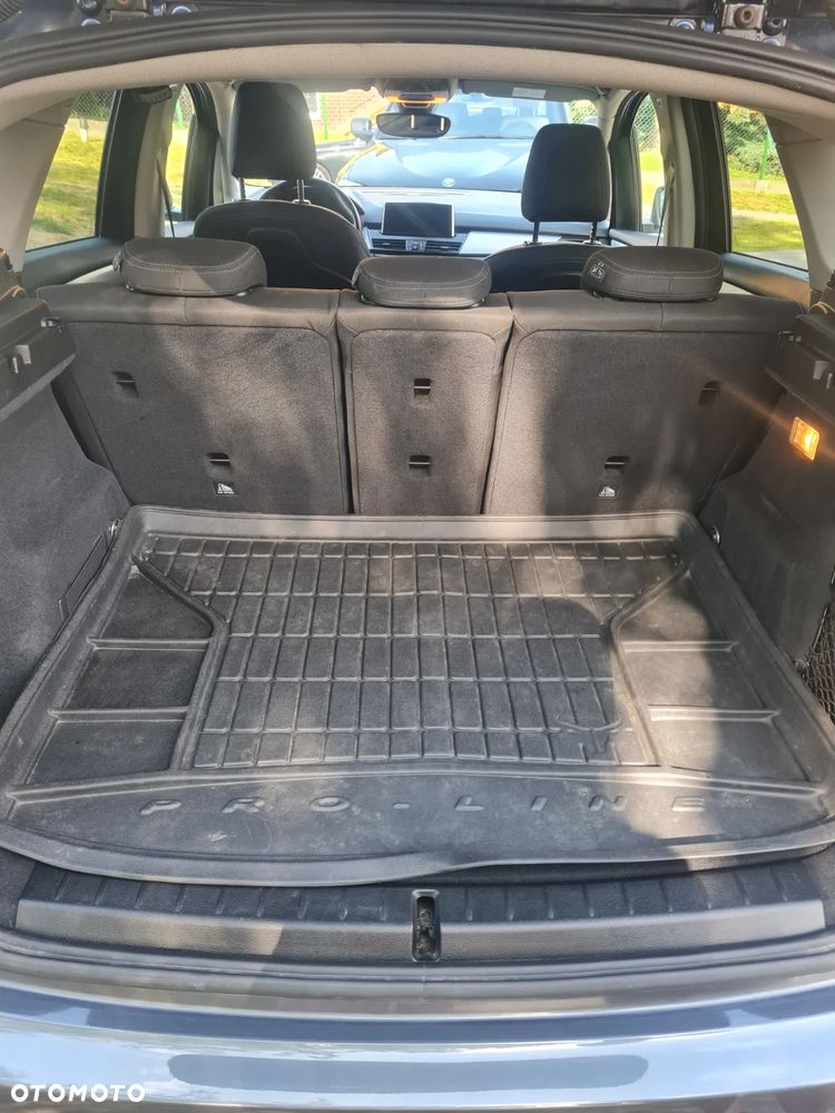 BMW Seria 2 220i - 10