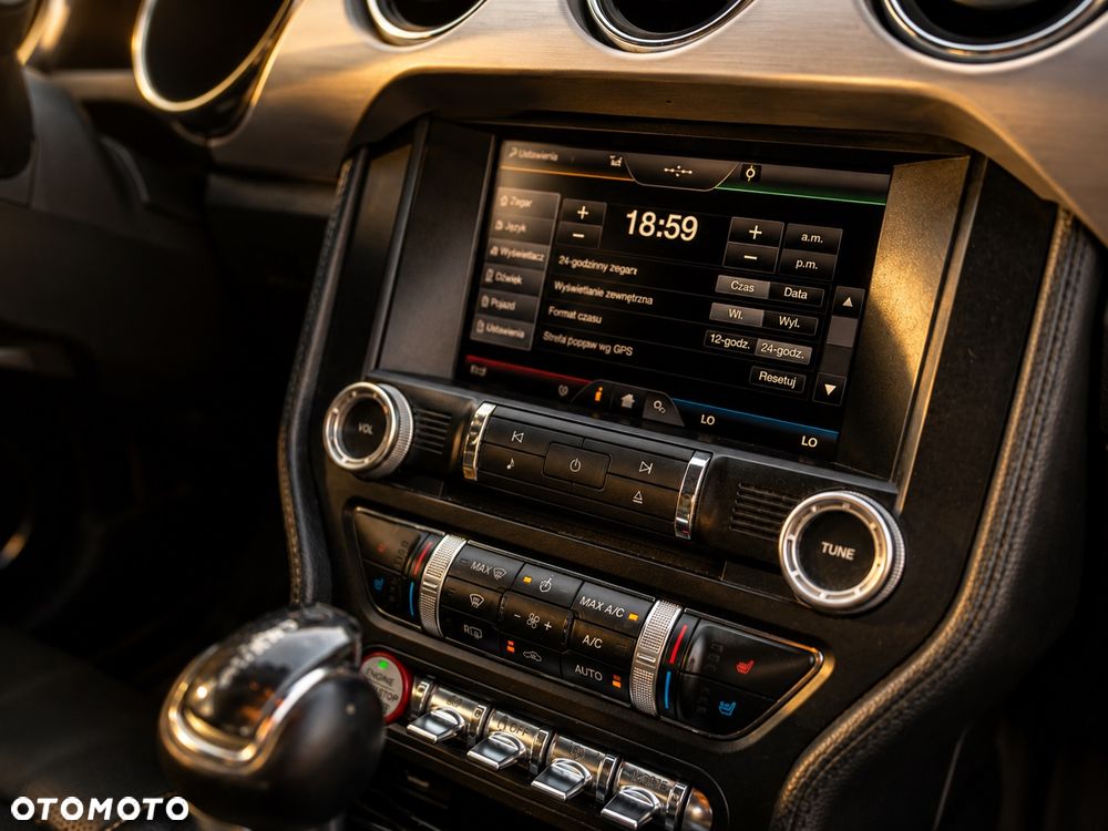 Ford Mustang - 7