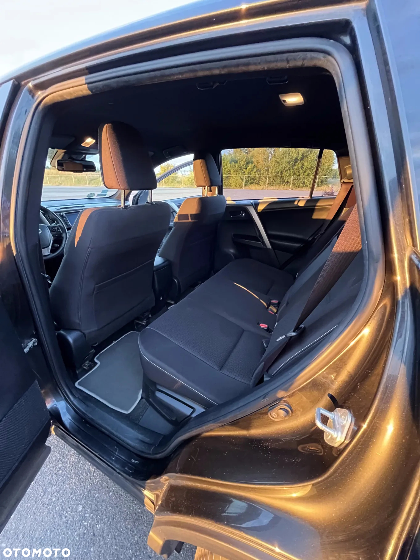 Toyota RAV4 Hybrid Premium 4x2 - 11