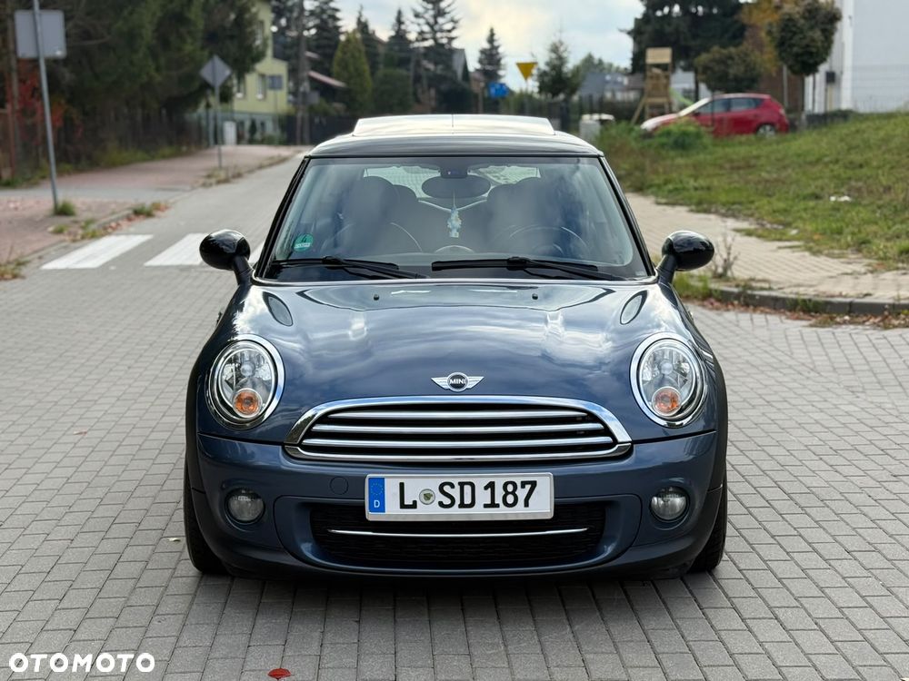 Mini Cooper 2011 photo 2