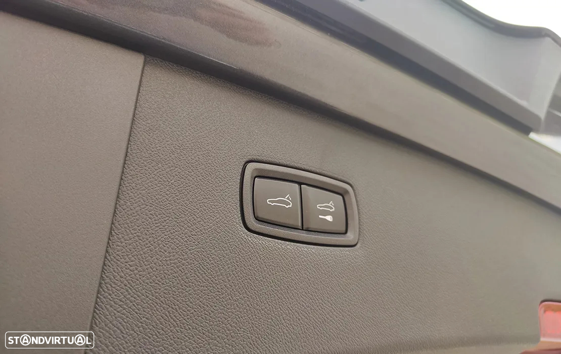 Porsche Cayenne Coupé E-Hybrid - 13