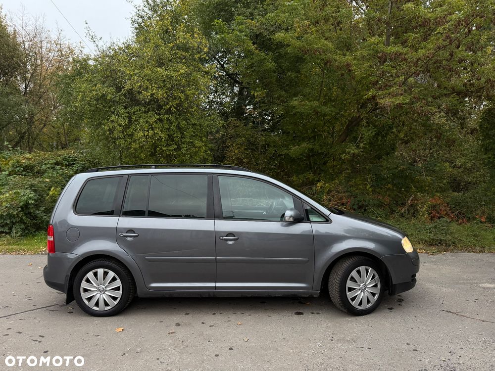 Volkswagen Touran 2004 photo 3