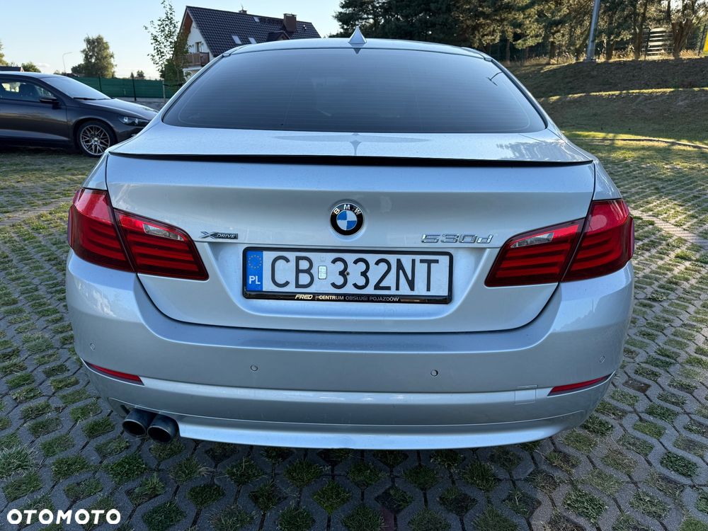 BMW Seria 5 530d xDrive Modern Line - 19