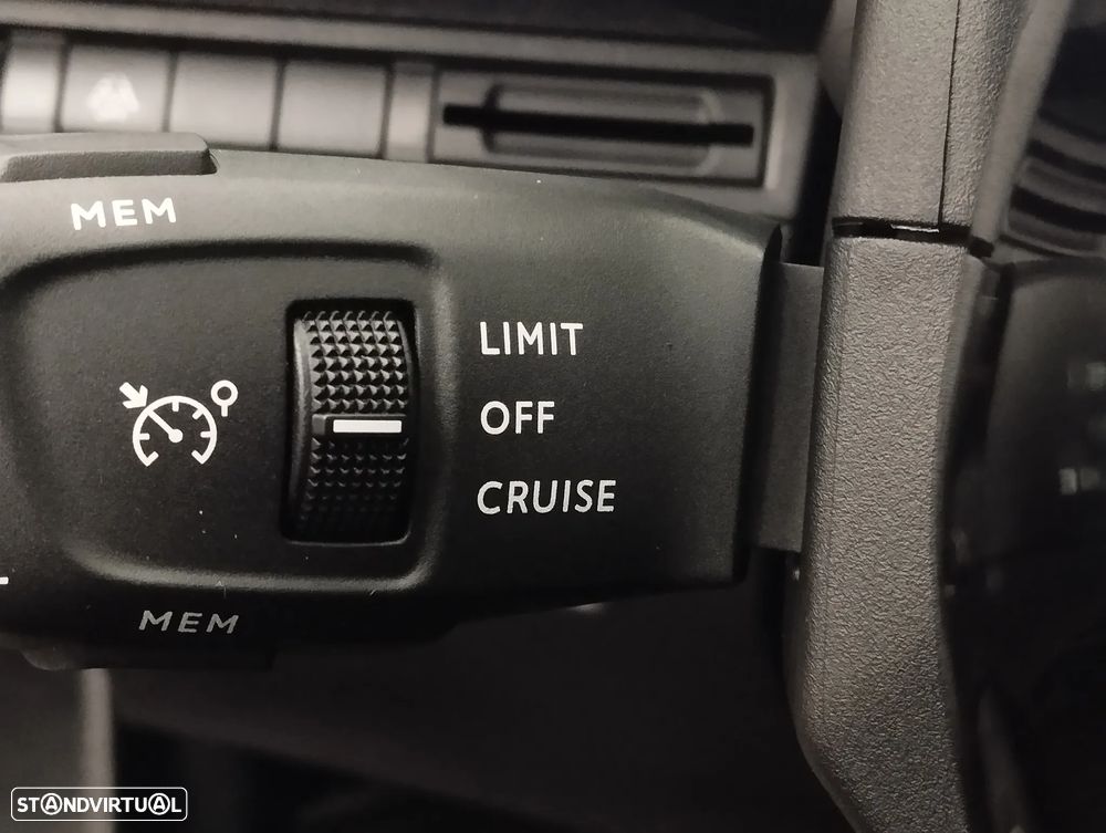 Peugeot 5008 1.2 PureTech Allure EAT8 - 27