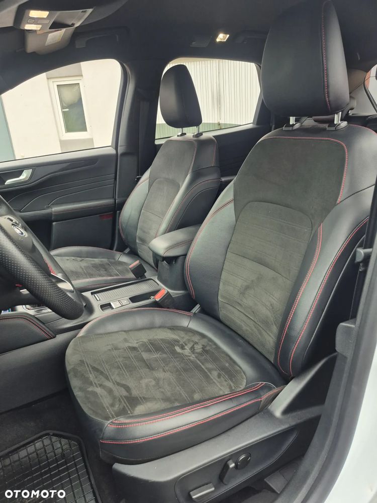 Ford Kuga 1.5 EcoBoost ST-LINE - 12