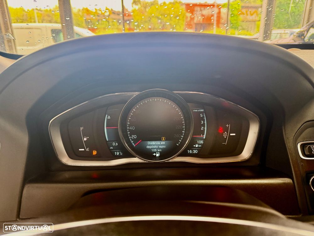 Volvo XC 60 2.0 D4 Momentum - 21