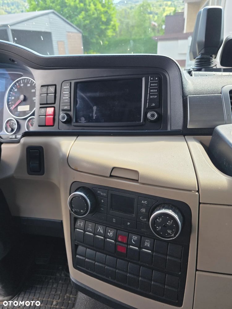 MAN TGL 12.250 4X2 BL - 12