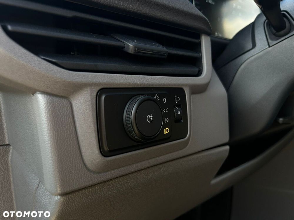 Volkswagen Caravelle Caravelle silnik: 2,0 l TDI 150 KM / skrzynia biegów: 6-biegowa manualna rozstaw osi: 3500 mm - 15