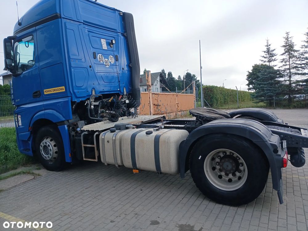 Mercedes-Benz Actros - 26