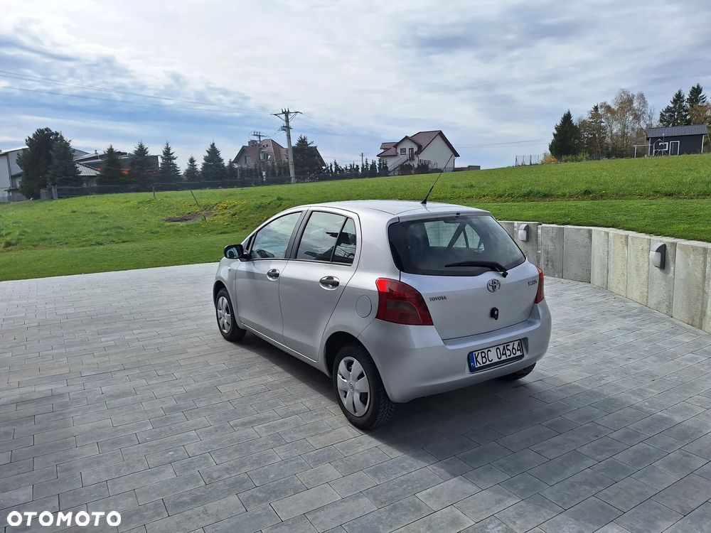 Toyota Yaris 1.0 Terra - 2