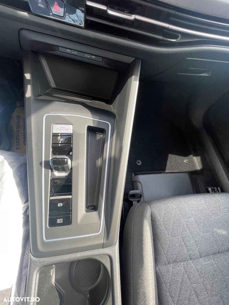 Volkswagen Golf 1.5 eTSI DSG MHEV Life - 11