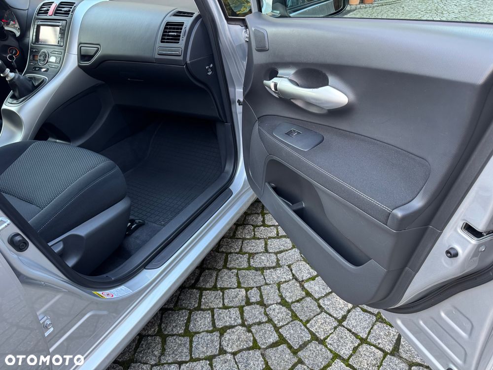 Toyota Auris 1.6 Valvematic Executive - 30