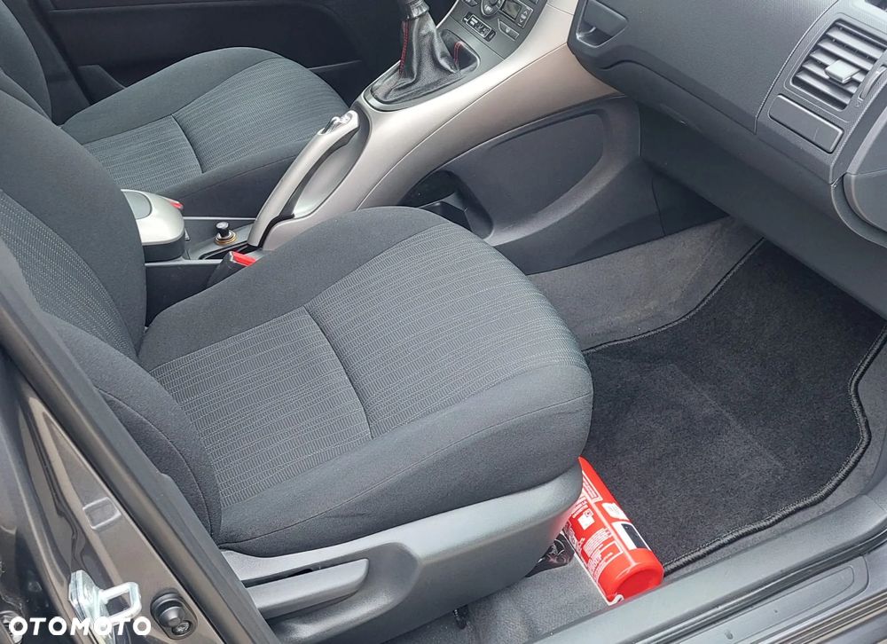 Toyota Auris 1.4 D-4D - 23