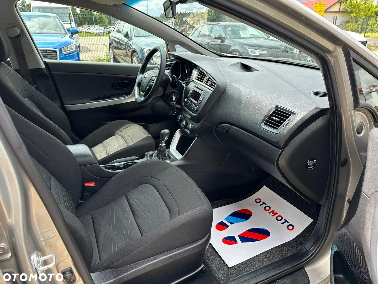 Kia Ceed - 12