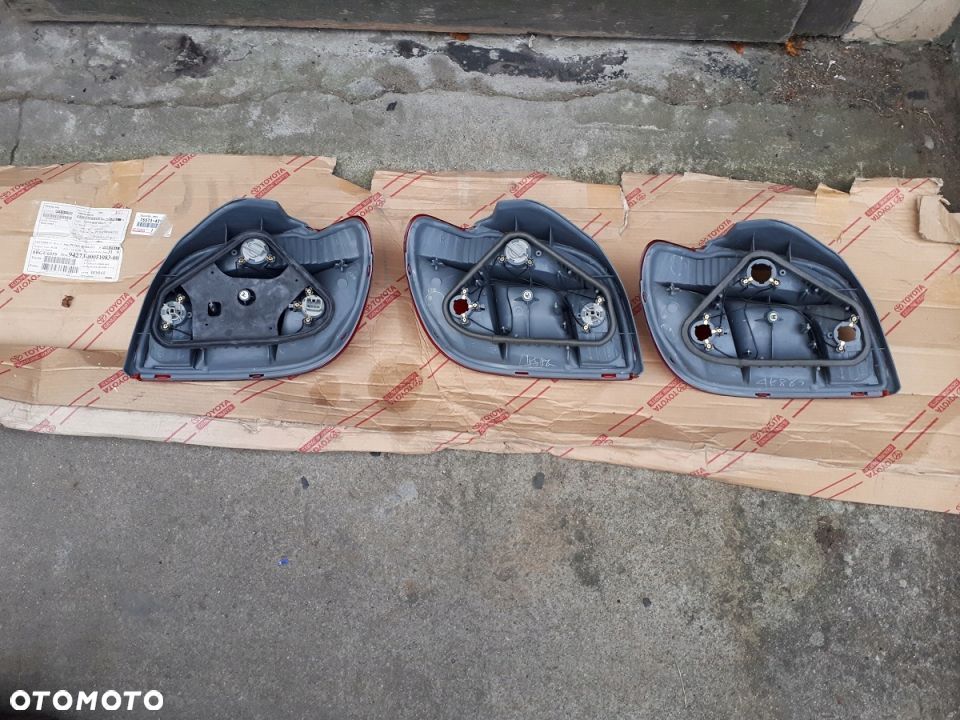 Toyota Yaris I 99-02 Lampa Tylna Tył R IDEAŁ - 3