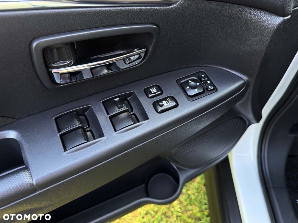 Mitsubishi ASX 1.6 Intense Plus Navi Blue Edition - 25