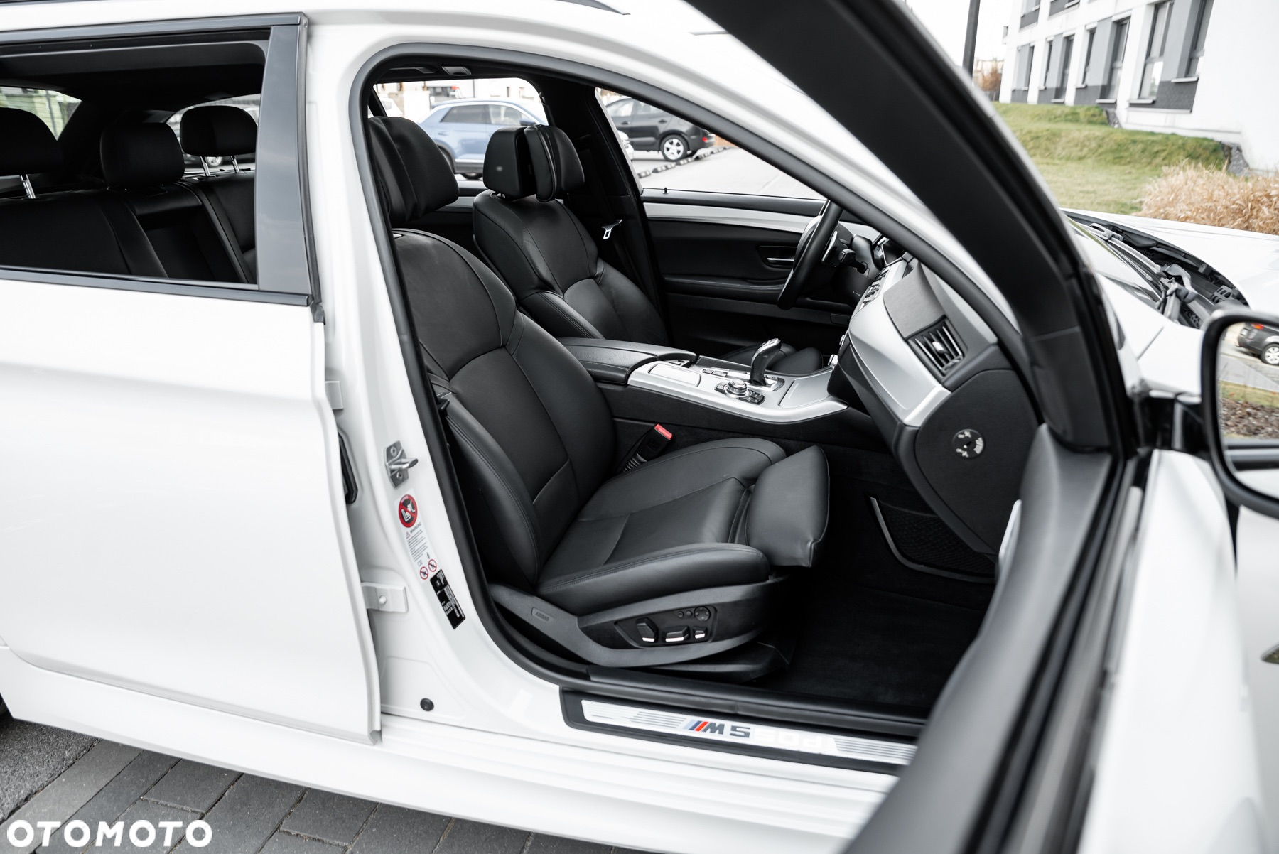 BMW Seria 5 M550d xDrive Touring Sport-Aut - 28