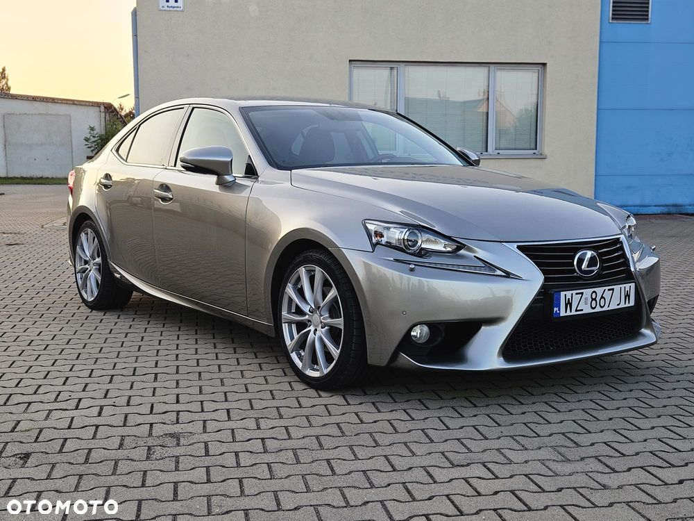 Lexus IS 300h Comfort - 3