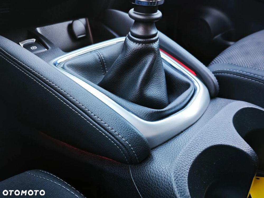 Nissan Qashqai 1.6 DIG-T N-Connecta - 31