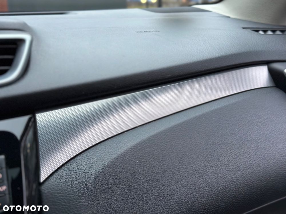 Nissan Qashqai 1.2 DIG-T N-Connecta EU6 - 18