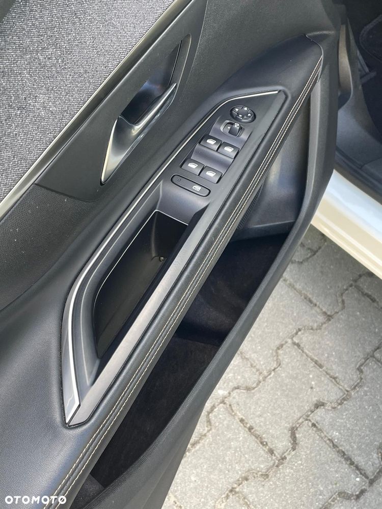 Peugeot 5008 - 19