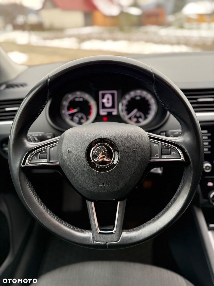 Skoda Octavia ver-1-4-tsi-style - 13