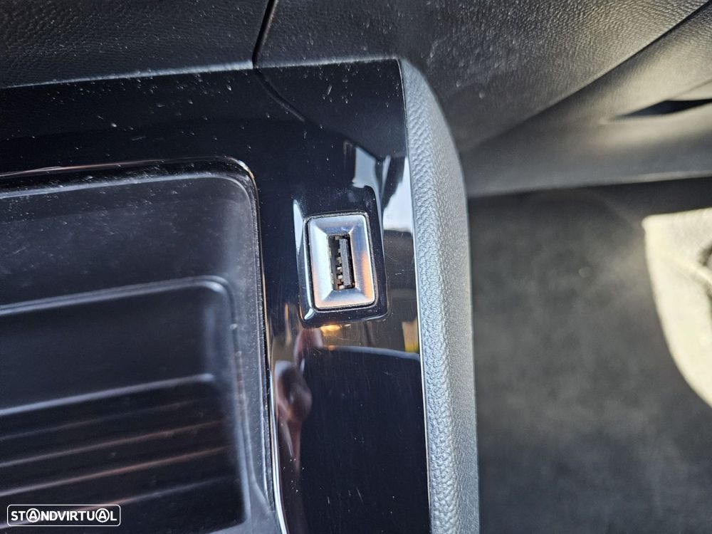 Peugeot 2008 1.2 PureTech Active Pack - 42