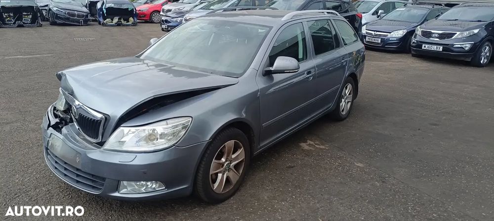 Dezmembrari / Dezmembrez Skoda Octavia 2 Combi Facelift 2.0 TDI CFHC cutie viteze automata cod culoare LF8L - 2