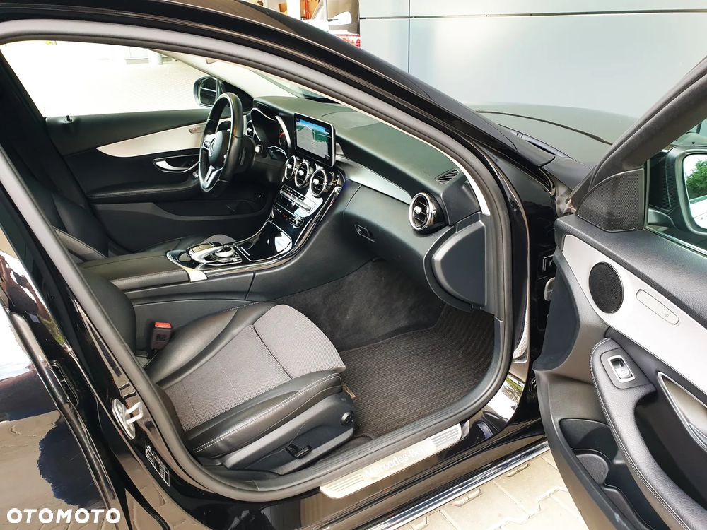 Mercedes-Benz Klasa C 180 T 9G-TRONIC Avantgarde - 22