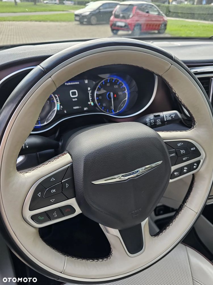 Chrysler Pacifica - 19
