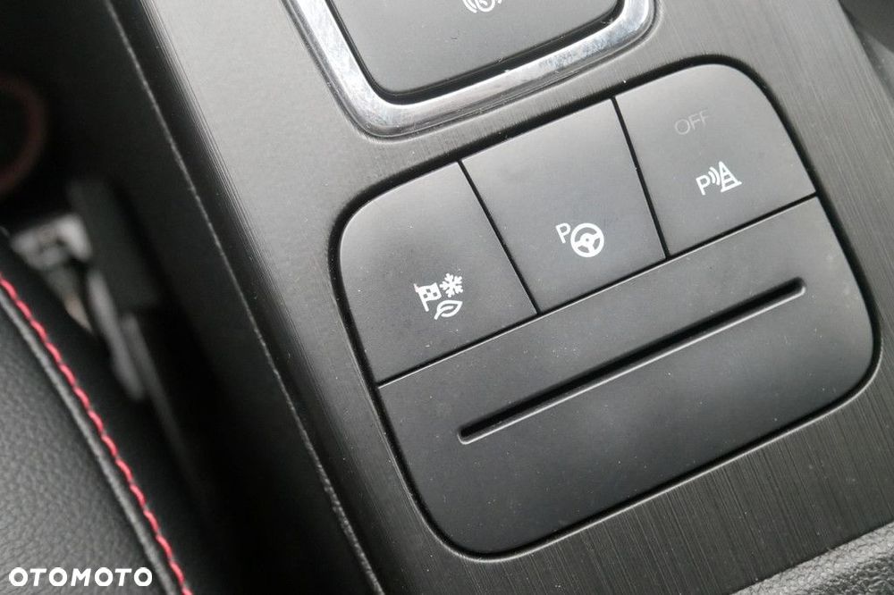 Ford Kuga - 25
