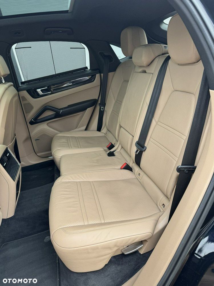 Porsche Cayenne - 32