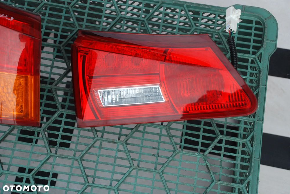 lexus IS II lampa tył lewa WYSYŁKA - 1