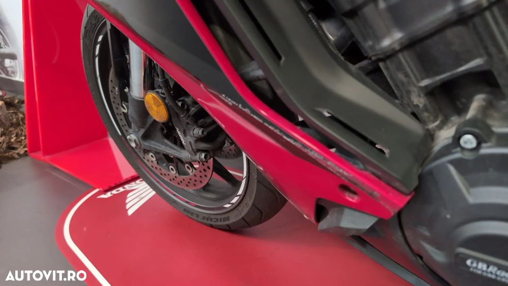 Honda CBR 650R - 7