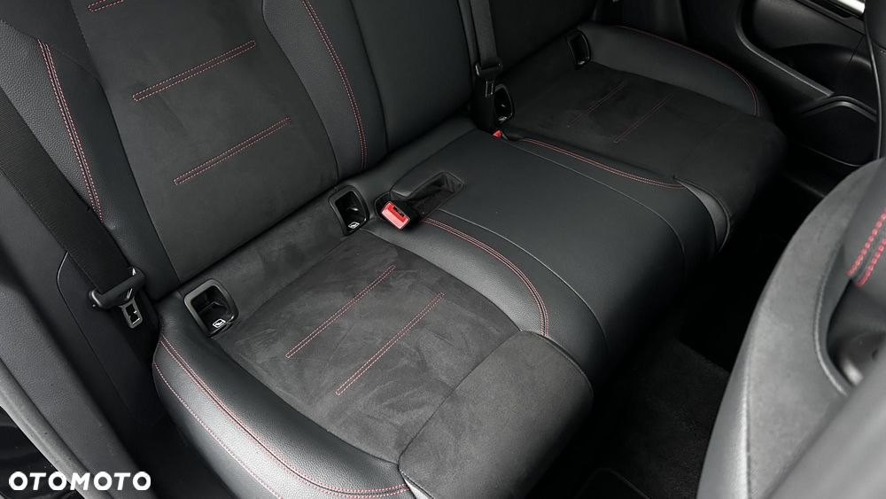 Mercedes-Benz GLA 200 AMG Line - 28