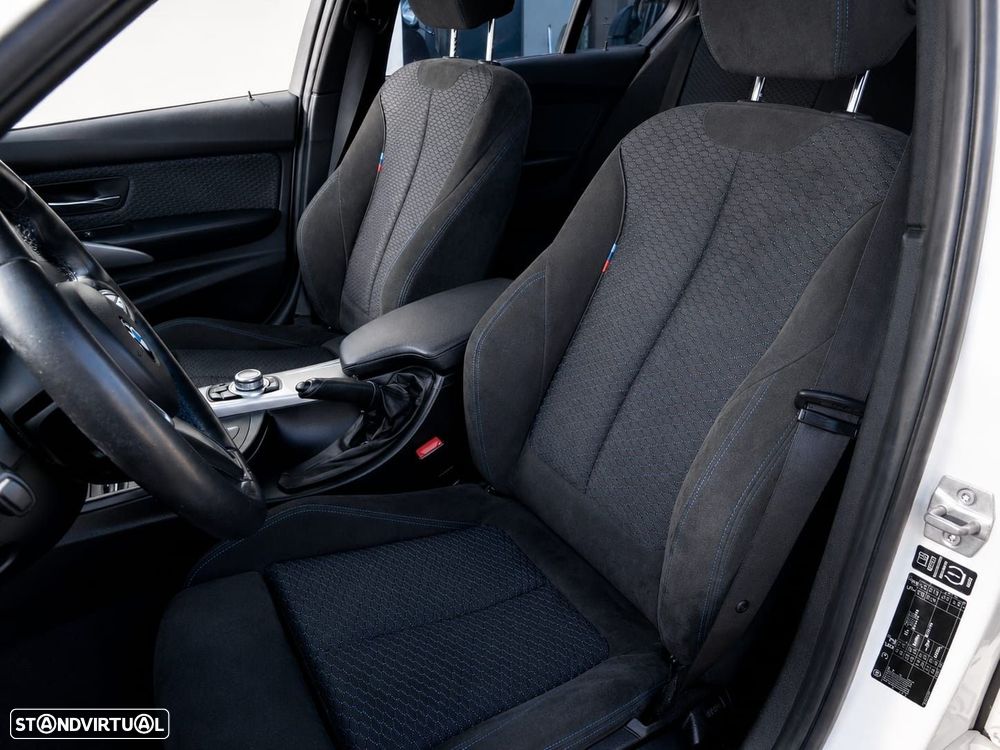 BMW 318 d Auto Pack M - 13