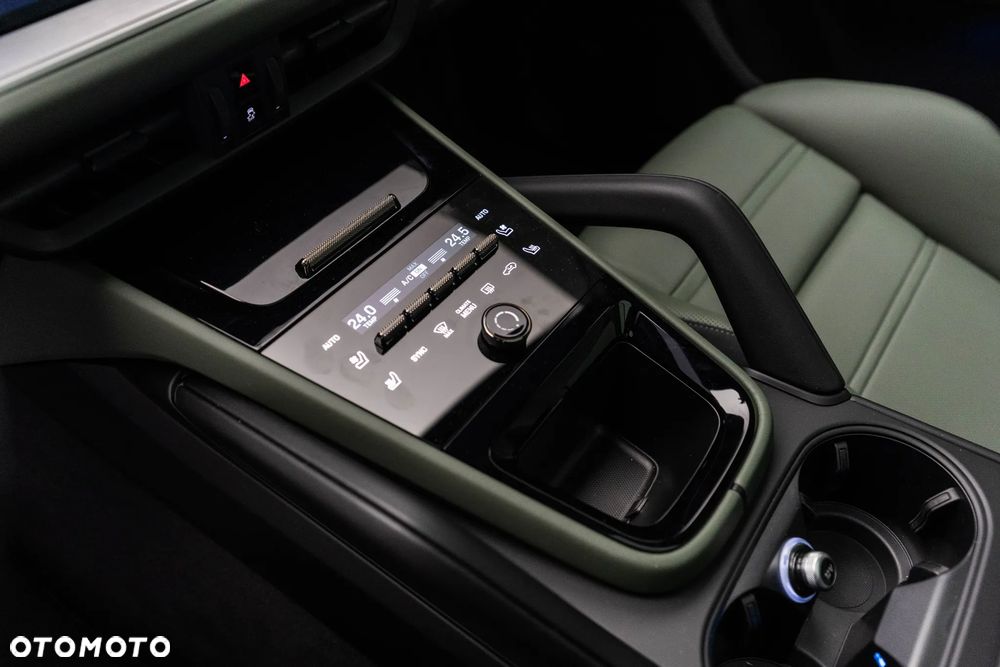 Porsche Cayenne Turbo E-Hybrid PHEV - 28