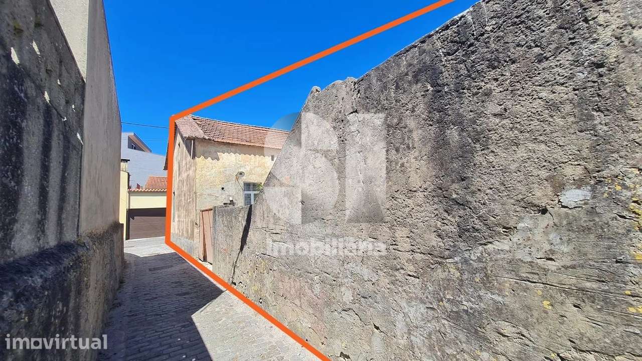 Imóvel para Reconstrução com Elevado Potencial de Investimento - Grande imagem: 4/19