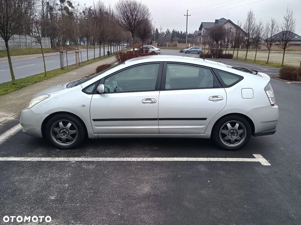 Toyota Prius 1.5 VVT-i Prestige - 2