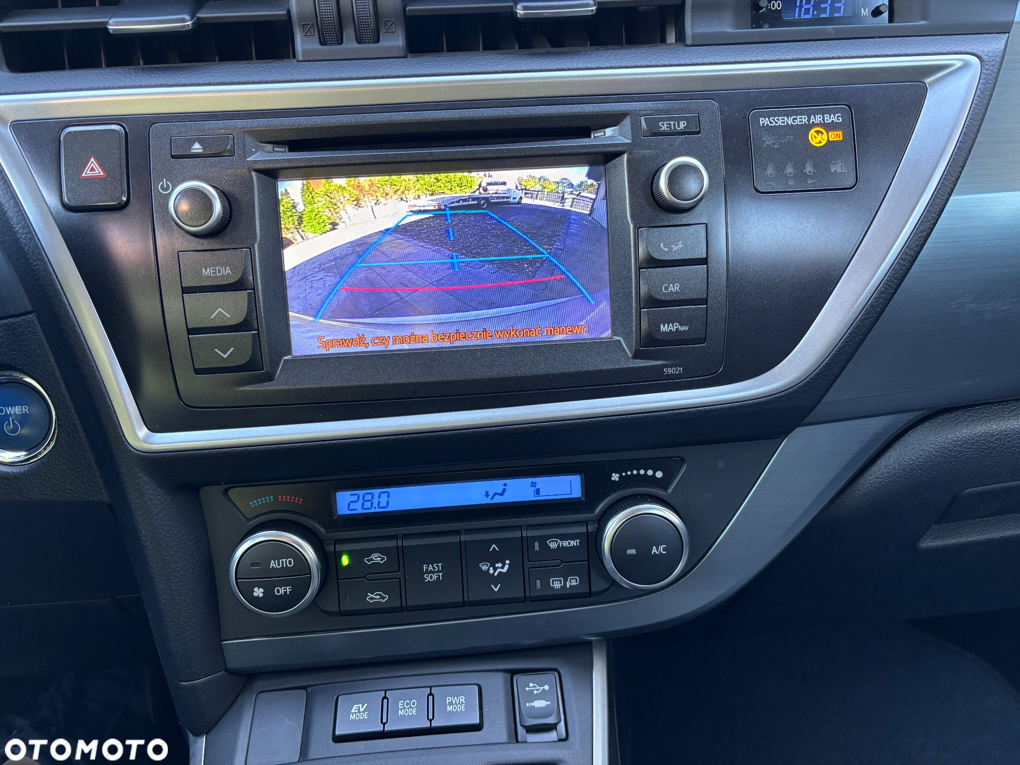 Toyota Auris 1.8 Hybrid Life - 23