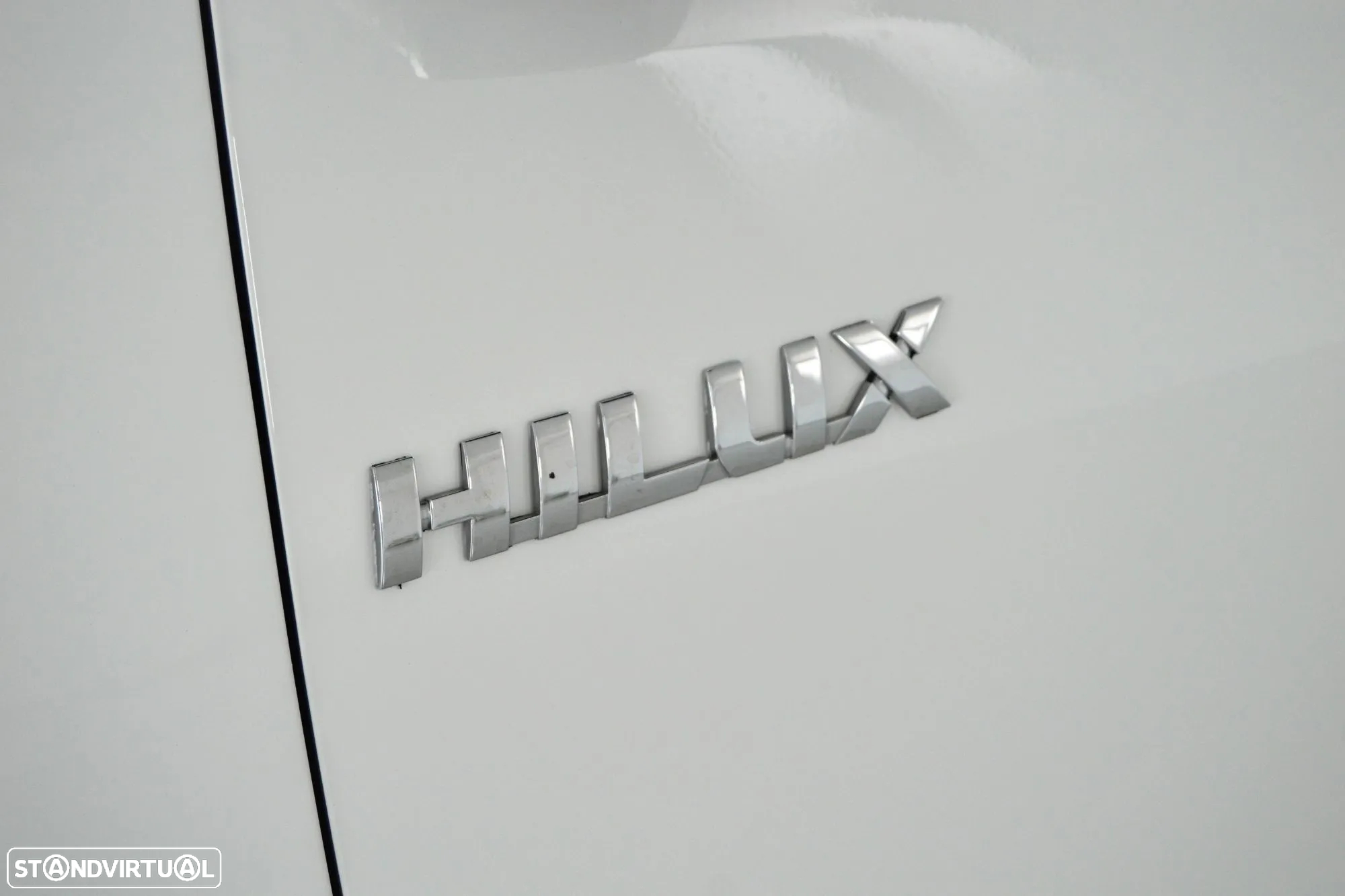 Toyota Hilux 2.4 D-4D 4X2 Cabine Simples 2L - 20