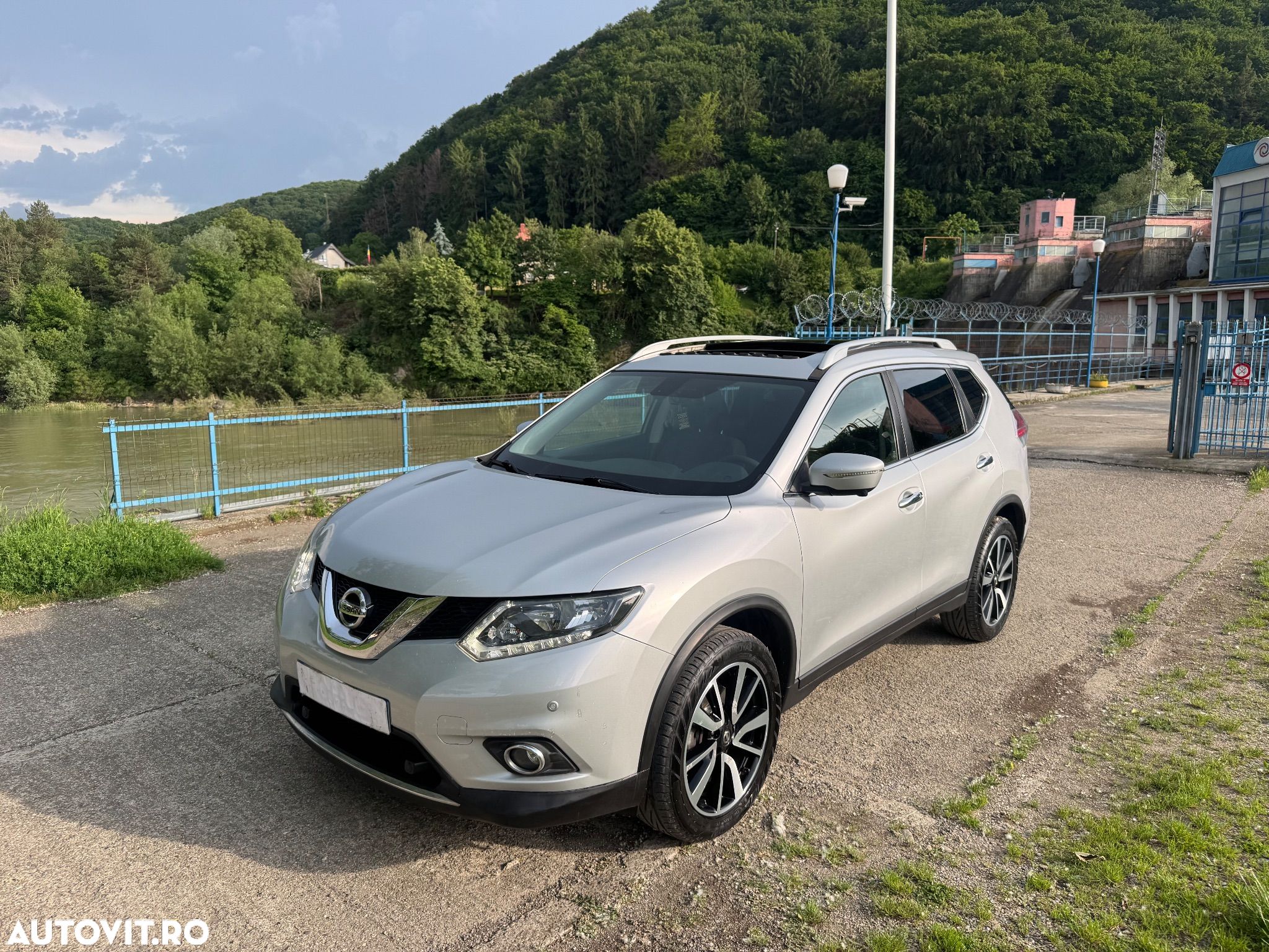 Nissan X-Trail 1.6 dCi Tekna - 1