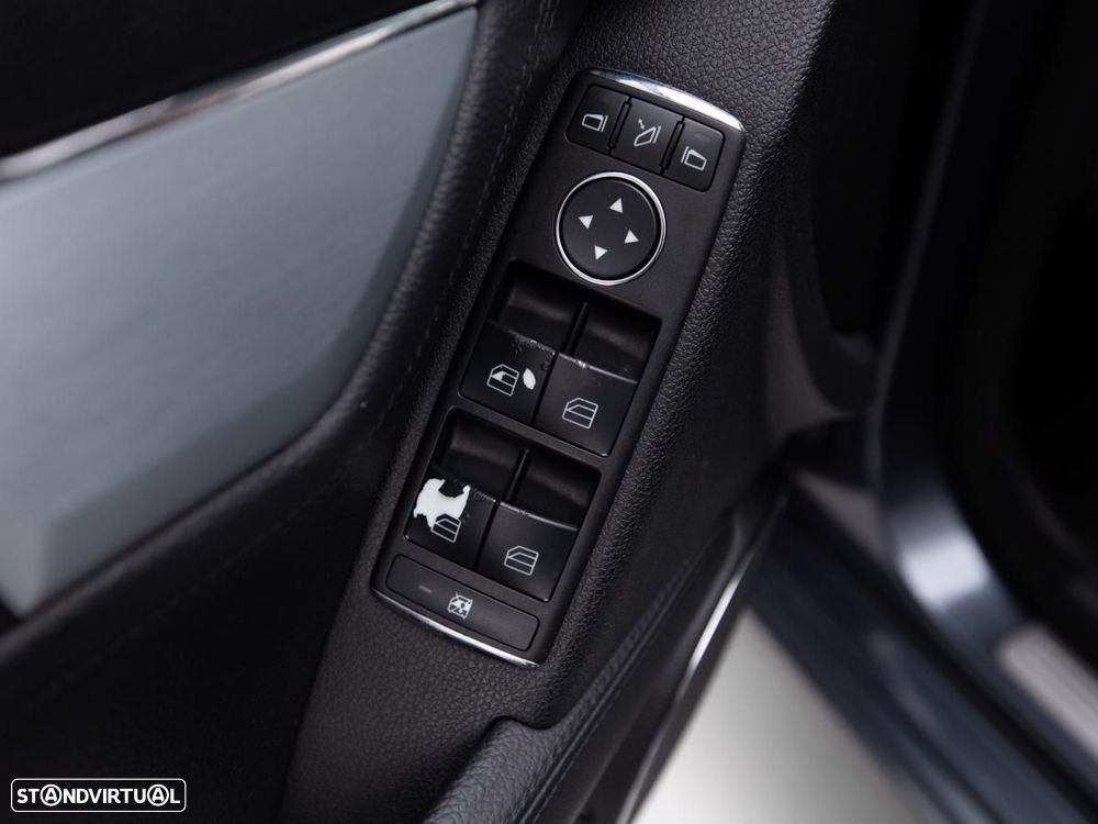 Mercedes-Benz C 320 - 13