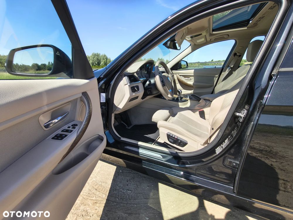 BMW Seria 3 328i xDrive Modern Line - 14