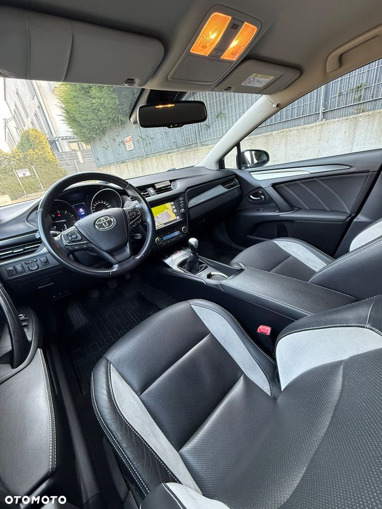 Toyota Avensis 2.0 D-4D Prestige - 29
