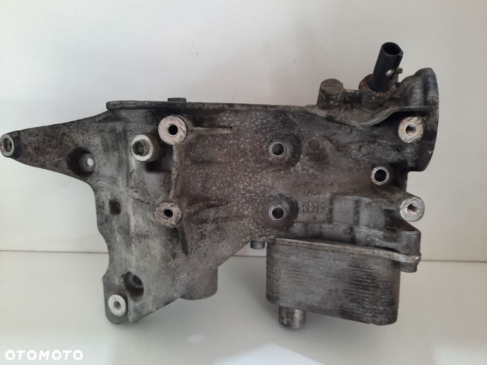 PODSTAWA OBUDOWA FILTRA OLEJU LAPA ALTERNATORA VW AUDI 1.8/2.0TSI SLASK WYSYLKA VAT - 1