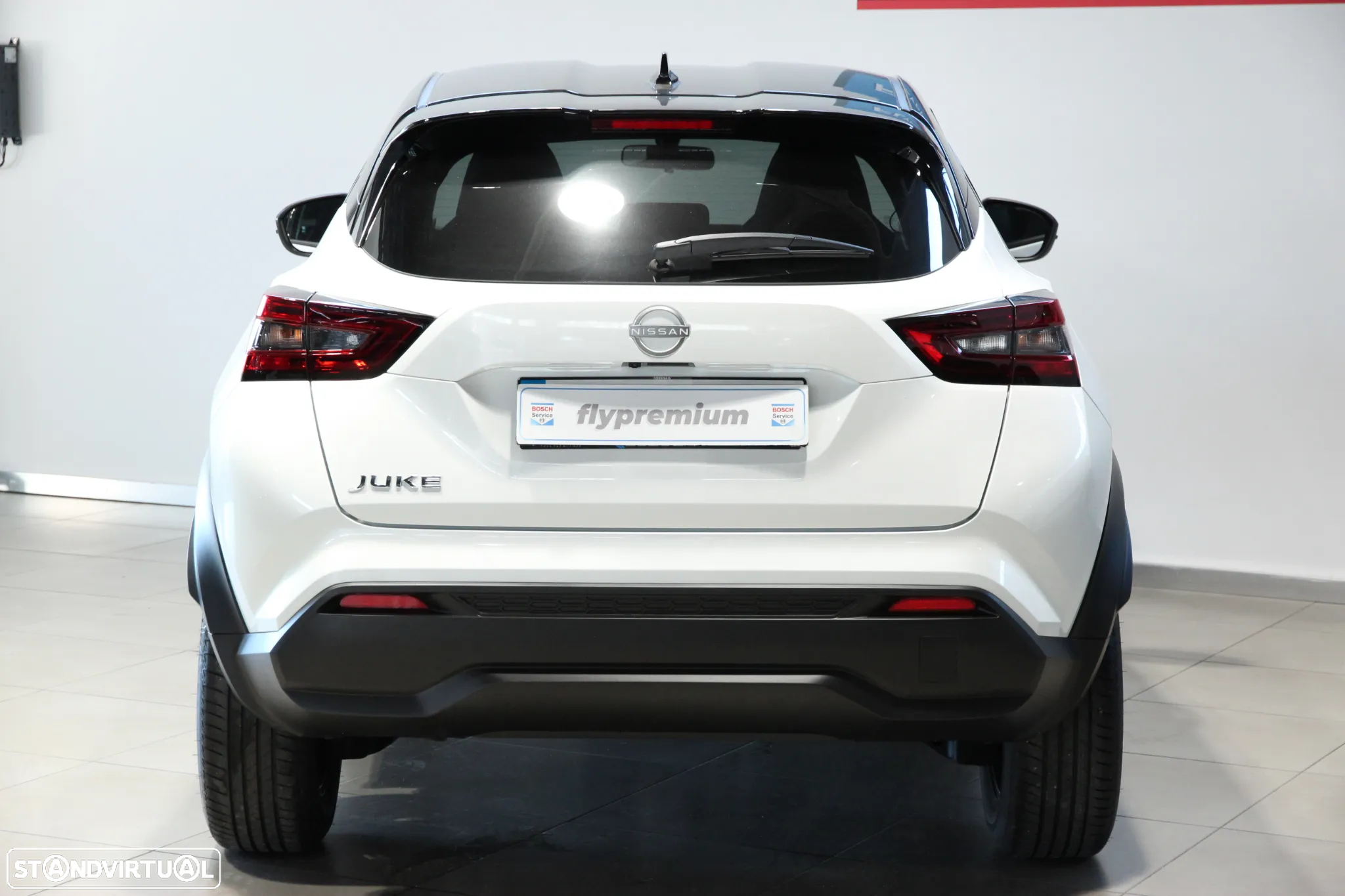 Nissan Juke 1.0 DIG-T N-Connecta NAV.+TwoTone NC DCT - 4